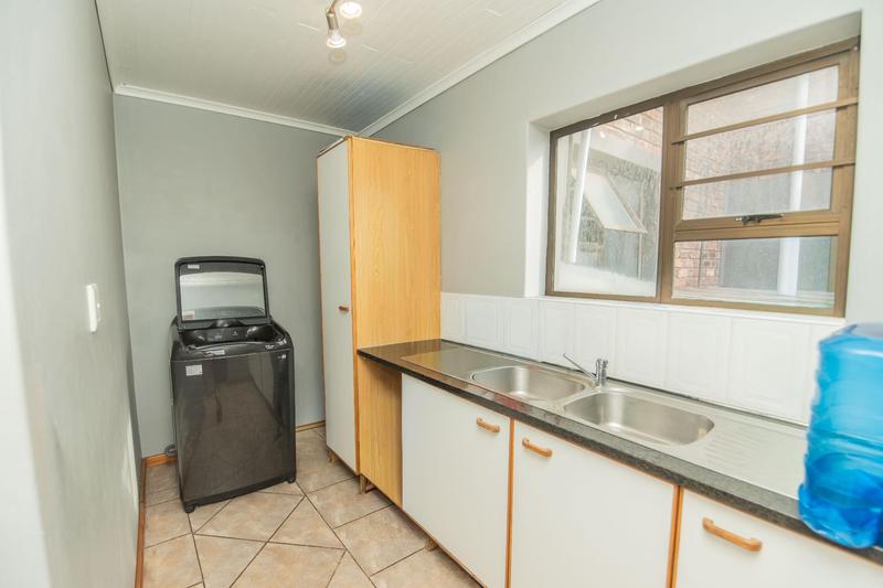 5 Bedroom Property for Sale in Bluewater Bay Eastern Cape